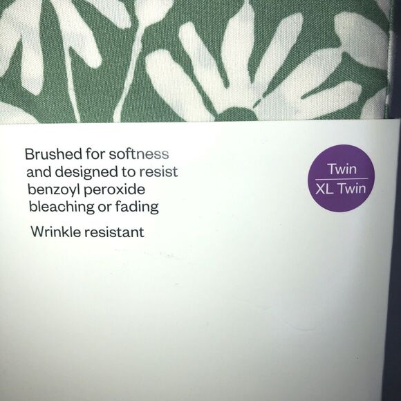 Room Essentials Twin/XL Twin Microfiber Green/white Floral Sheet Set NEW!! - Picture 6 of 8